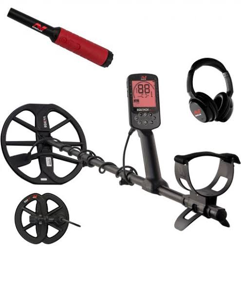 Minelab Equinox 900 Metal Detector + Free Pro Find 40